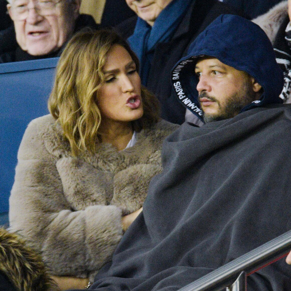 Vitaa et son mari Hicham Bendaoud assistent au match de Ligue 1 Conforama PSG 5-0 Montpellier au Parc des Princes à Paris le 1 février 2020 © Giancarlo Gorassini / Bestimage
