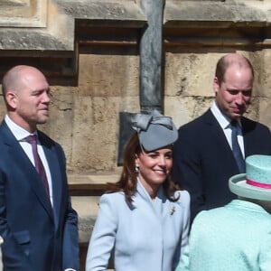 Le prince Harry, duc de Sussex, Zara Tindall, Mike Tindall, le prince William, duc de Cambridge, et Catherine (Kate) Middleton, duchesse de Cambridge, le prince Andrew, duc d'York et la reine Elisabeth II d'Angleterre, arrivent pour assister à la messe de Pâques à la chapelle Saint-Georges du château de Windsor, le 21 avril 2019.