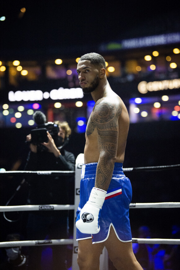 Tony Yoka ( poids Lourds ) - Tony Yoka remporte son combat de boxe contre Johann Duhaupas dans la catégorie poids lourds dès le premier round à Paris La Défense Arena le 25 septembre 2020. © JB Autissier / Panoramic / Bestimage