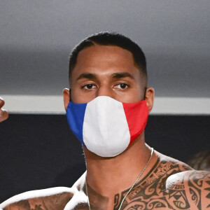 Tony Yoka - Séance de pesée pour Tony Yoka et sa femme Estelle Mossely avant leur retour sur le ring, prévue le 25 septembre à Paris La Défense Arena. Le 24 septembre 2020. 