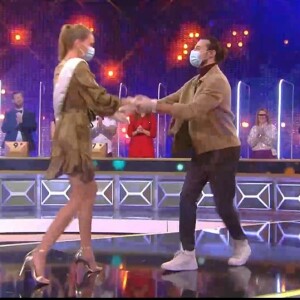 Amandine Petit danse une salsa avec Anthony Colette dans "A prendre ou à laisser", le 24 janvier 2021, sur C8