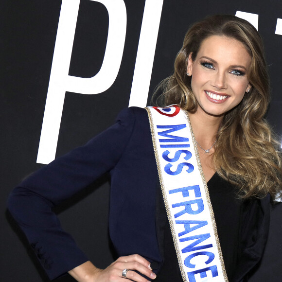 Exclusif - Amandine Petit (Miss France 2021) rencontre Jordan De Luxe sur un plateau de la chaine Non Stop People le 14 janvier 2021 © Cédric Perrin / Bestimage 