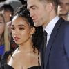Robert Pattinson et sa compagne FKA Twigs à la première de "The Lost City of Z" à Londres.