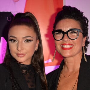 Eva Queen ( Eva Garnier) et sa mamman Zoey - Lancement de la capsule "Don't Call Me Jennyfer" de la chanteuse Eva Queen à Paris, France, le 5 février 2020.  © Veeren/Bestimage 