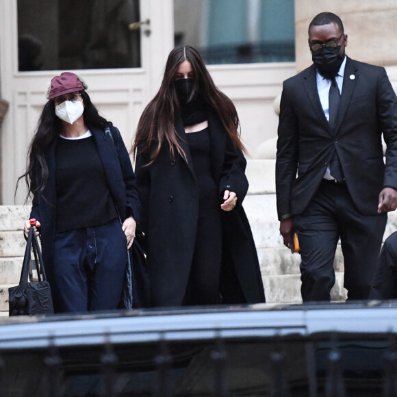 Demi Moore et sa fille Scout LaRue Willis - Sortie du défilé haute couture printemps/été 2021 Fendi à Paris le 27 janvier 2021.