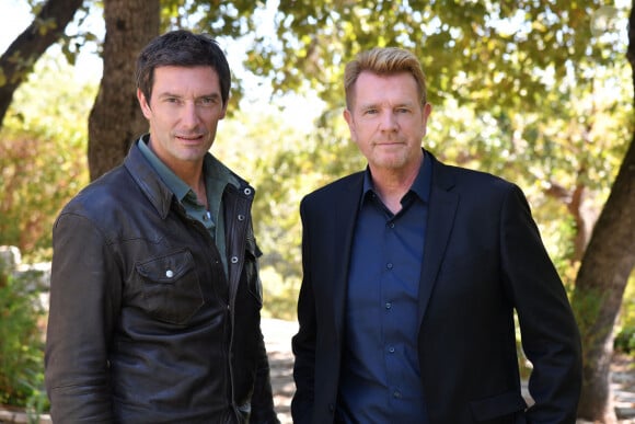 Franck Semonin et Xavier Deluc durant le premier jour de tournage de la nouvelle saison de la série télévisée diffusée sur TF1 "Section de Recherches", le 9 septembre 2019 au Rouret. © Bruno Bebert / Bestimage
