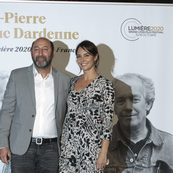 Kad Merad et sa compagne Julia Vignali, lors de la cérémonie de clôture de la 12e édition du Festival du film Lumière à Lyon, du 10 au 18 octobre 2020. Le festival rend, cette année, hommage aux cinéastes belges Jean-Pierre et Luc Dardenne, doubles lauréats de la Palme d'Or. Lyon, le 16 octobre 2020. © Sandrine Thesillat / Panoramic / Bestimage