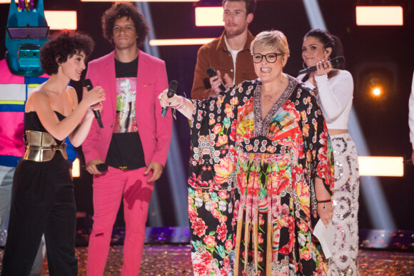 Exclusif - Barbara Pravi ( qui sera la candidate française à l'Eurovision) , Laurence Boccolini - Émission "Eurovision France, c'est vous qui décidez" sur France 2 en direct du Studio 128 à la Plaine Saint-Denis © Tizianoda Silva / Pierre Perusseau / Bestimage