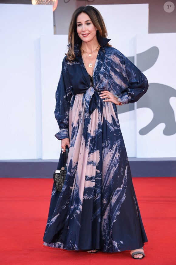 Elsa Zylberstein - Red carpet du film "Padrenostro" lors de la 77ème édition du Festival international du film de Venise, la Mostra. Le 4 septembre 2020.