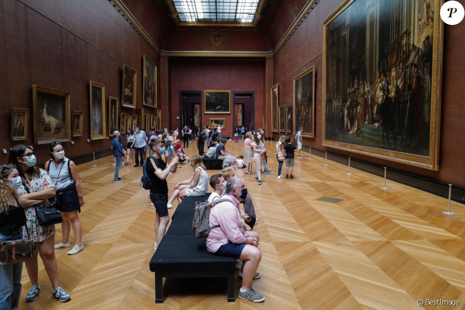 Illustration de l'été 2020 à Paris lors de l'épidémie de Coronavirus (COVID-19) - Le Musée du Louvre est ouvert au public après 4 mois de fermeture. © Lionel Urman / Panoramic / Bestimage