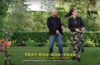John Travolta et sa fille Ella dans une publicité "Scotts & Miracle-Gro Big Game Commercial". Le 2 février 2021.