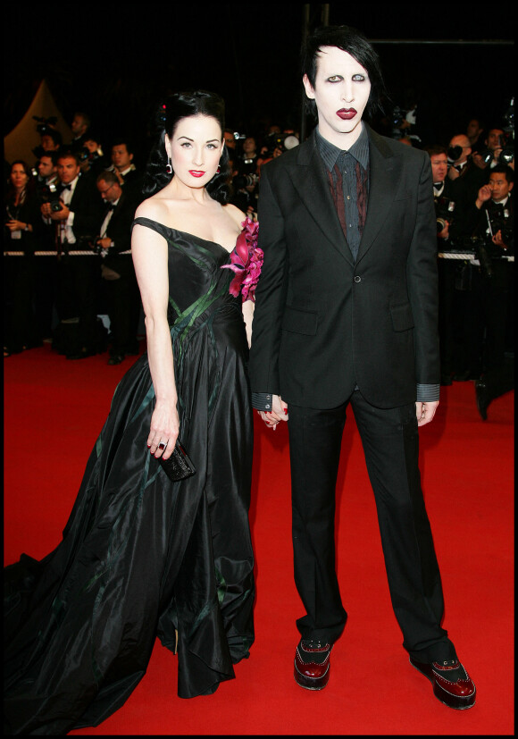 Archives - Marilyn Manson et sa femme, Dita Von Teese - Montée des marches du film "Southland Tales", 59e Festival de Cannes. 2006. © Guillaume Gaffiot/Bestimage