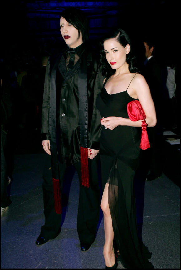 Marilyn Manson et Dita Von Teese - Défilé de mode John Galliano, collection prêt-à-porter printemps-été 2006.