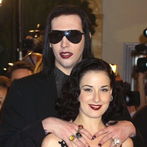 Marilyn Manson et Dita Von Teese - Première du film "From Hell" des frères Hugues.