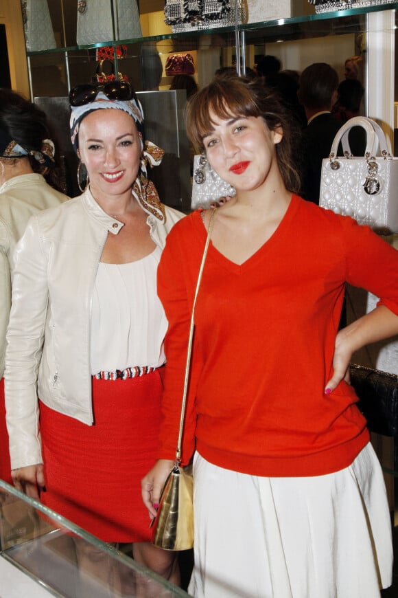 Béatrice Ardisson et sa fille Ninon - Soirée à la Boutique Dior Royal à Paris en 2012