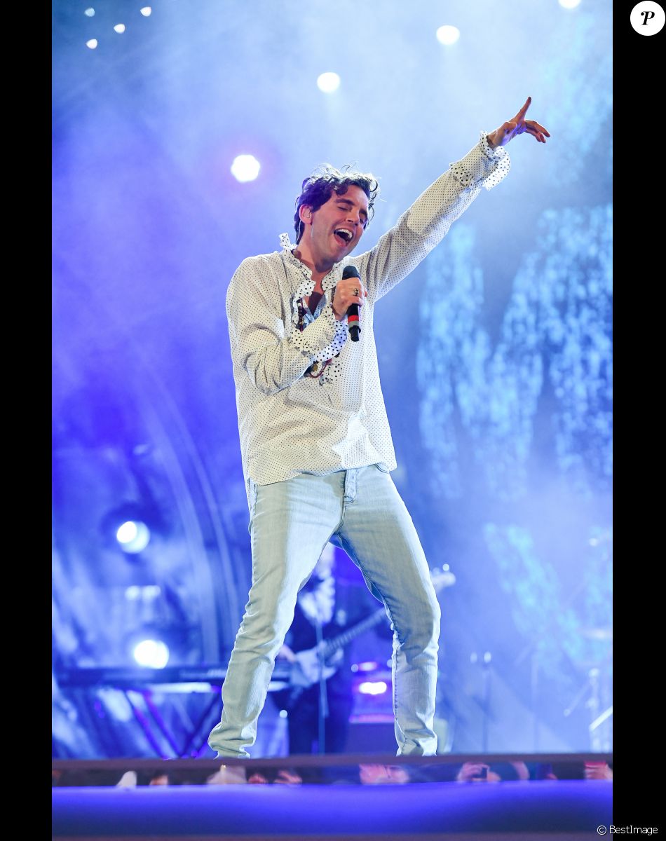 Mika en concert lors de la 70ème édition du festival de Sanremo, le 6 février 2020.