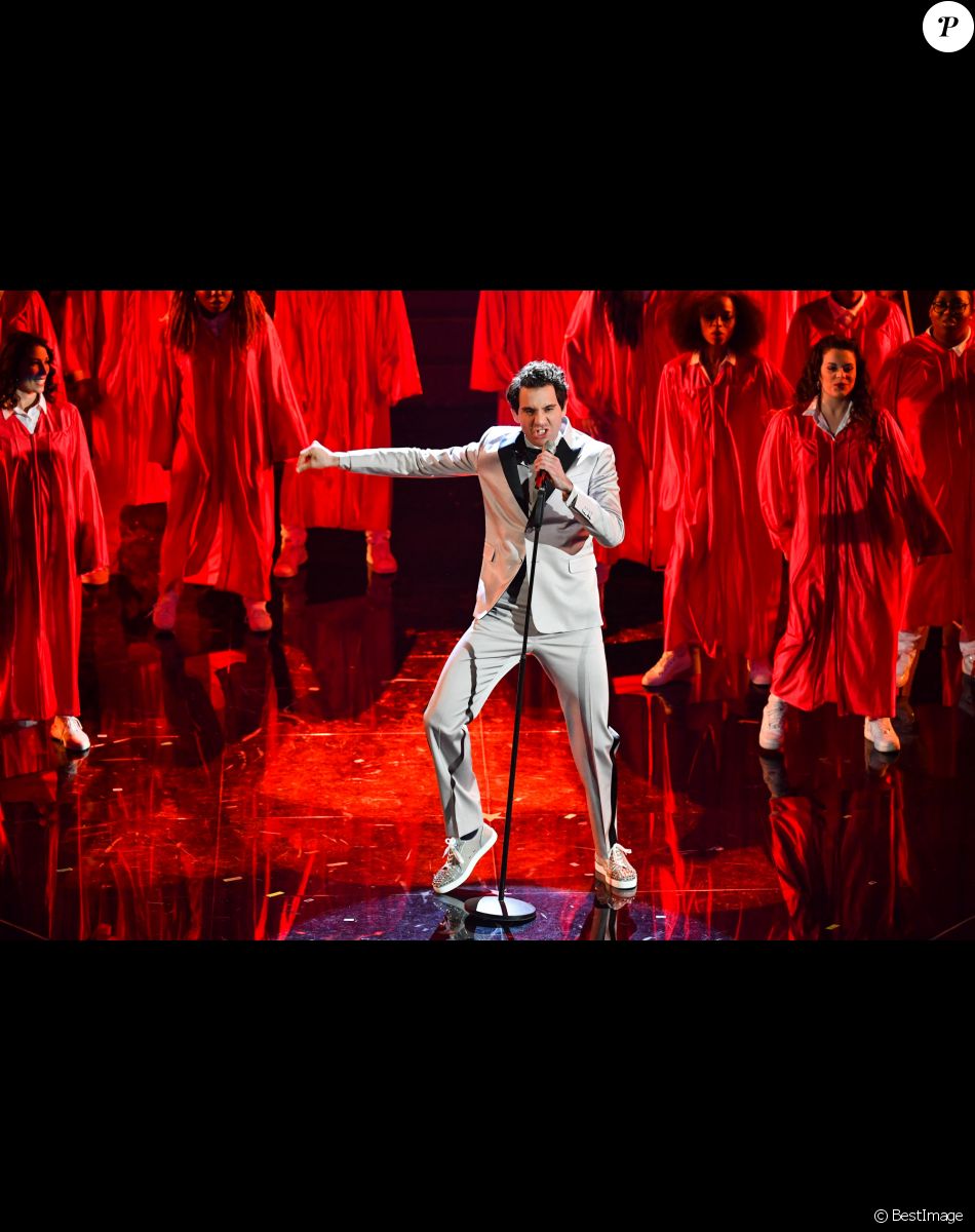 Mika en concert lors de la 70ème édition du festival de Sanremo, le 6 février 2020.