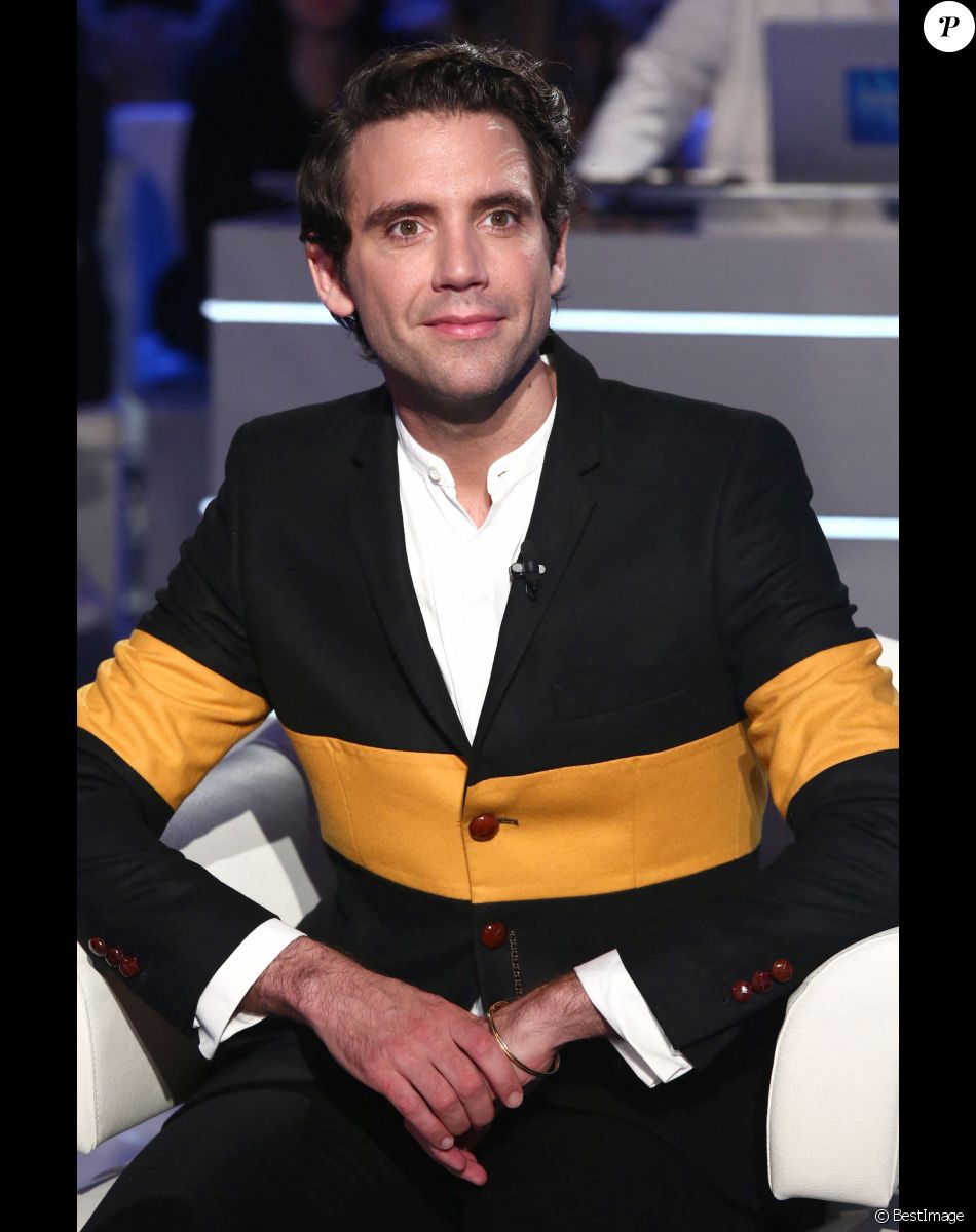 Mika sur le plateau de l'émssion télé "Domenica In Roma" à Rome le 13 octobre 2019.