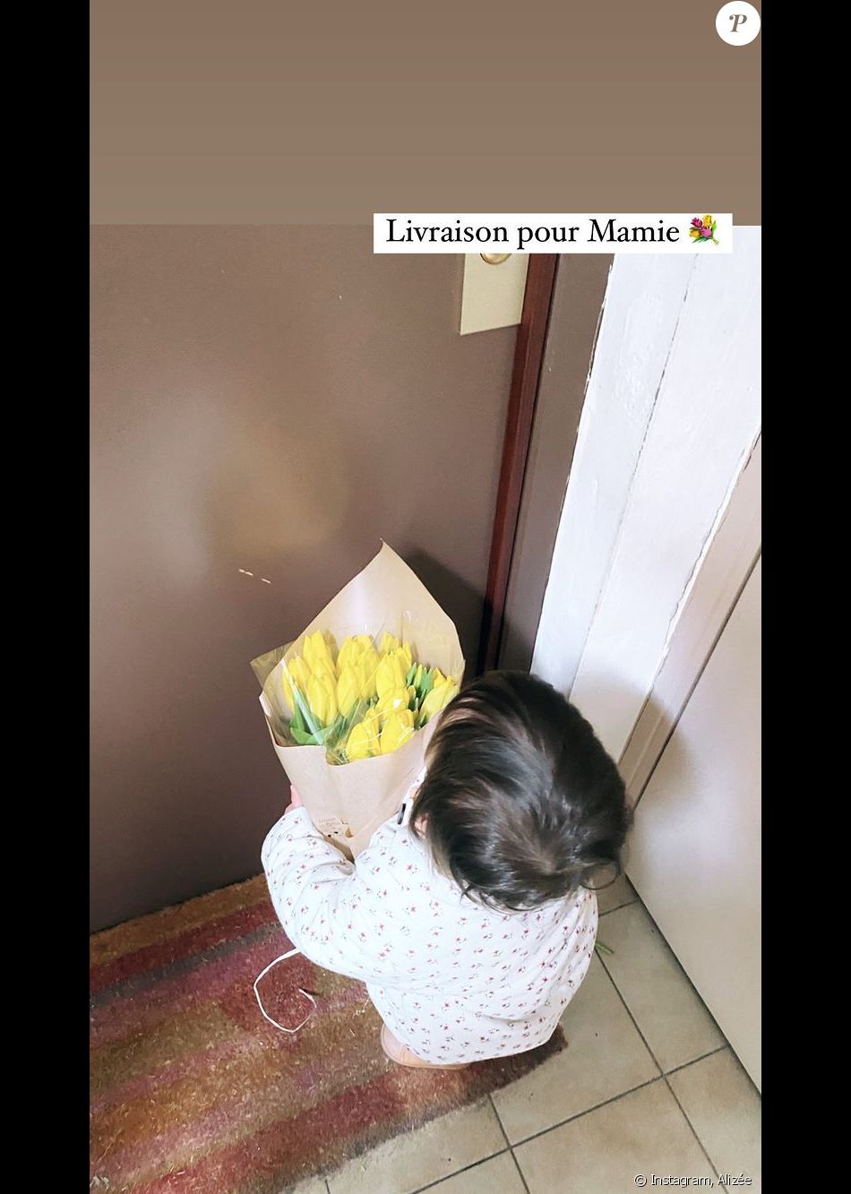 Alizée partage un souvenir fleuri en compagnie de sa fille Maggy. Instagram. Le 5 février 2021.
