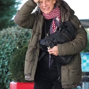 Jean-Louis Aubert - Les people quittent leur hôtel afin de participer à l'enregistrement du nouveau spectacle des Enfoirés à Bordeaux. Le 28 janvier 2019.