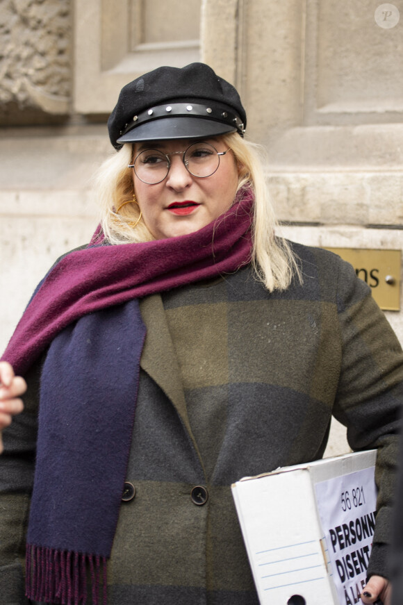 Marilou Berry transmet l'appel anti-fourrure de près de 60 000 soutiens de PETA, en remettant au ministère de l'agriculture une pétition demandant la fin de la production de fourrure en France. Paris, le 29 novembre 2019 © Benjamin Gipouloux / Panoramic / Bestimage