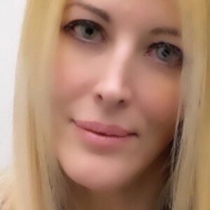 Loana changée physiquement, photo de février 2021