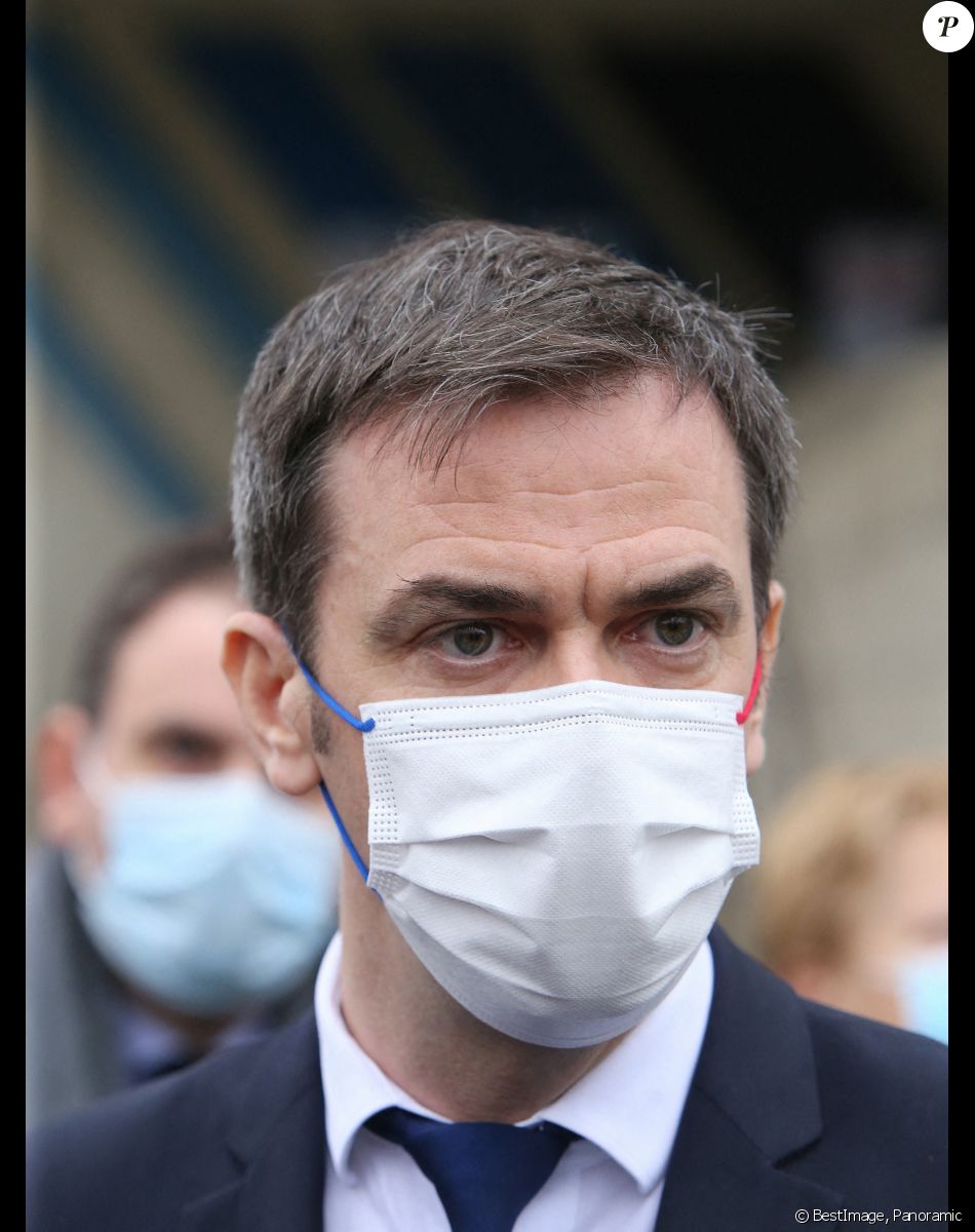 Déplacement de Olivier Veran, ministre de la Santé dans le cadre de la campagne vaccinale contre la COVID-19 en France au Centre hospitalier de Melun, France, le 8 février 2021. © Panoramic/Bestimage