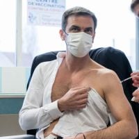 Olivier Véran musclé et vacciné : les internautes charmés par son physique...