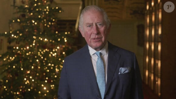 Le prince Charles, prince de Galles - Les célébrités participent à la lecture du poème "The night before Christmas" en soutien à l'association "Actors Benevolent Fund", parrainée par le prince de Galles depuis 20 ans. Londres. Le 23 décembre 2020.