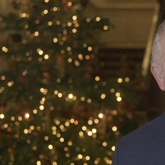 Le prince Charles, prince de Galles - Les célébrités participent à la lecture du poème "The night before Christmas" en soutien à l'association "Actors Benevolent Fund", parrainée par le prince de Galles depuis 20 ans. Londres. Le 23 décembre 2020.