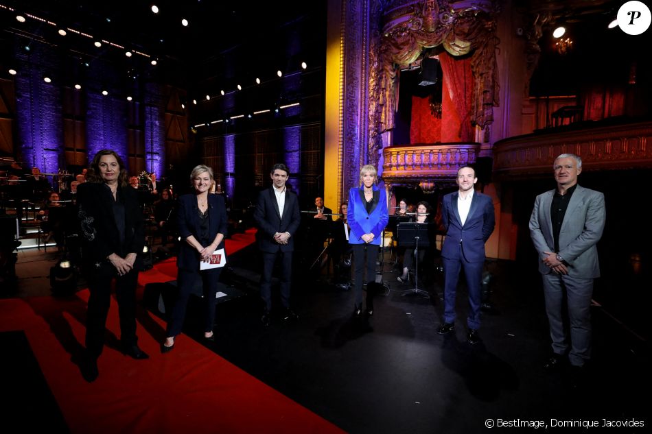Exclusif - Anne Barrère, Anne-Elisabeth Lemoine, Gautier Capuçon, la première dame Brigitte Macron, Didier Deschamps - Enregistrement de l'émission "Symphonie pour la Vie, Spéciale Pièces jaunes" au Théâtre national de l'Opéra Comique à Paris, qui sera diffusée le 10 février sur France 3. Les 3 et 4 février 2021 © Dominique Jacovides / Bestimage