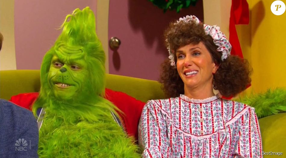 Kristen Wiig, Pete Davidson lors de l'émission "Saturday Night Live", le 19 décembre 2020.