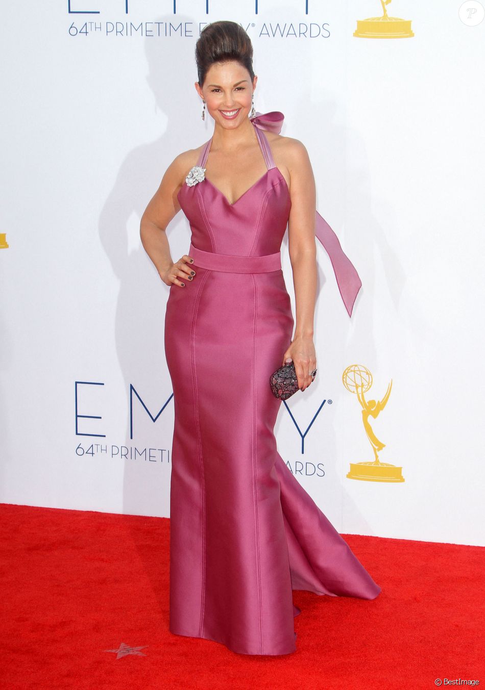 Ashley Judd - 64eme ceremonie des "Emmy Awards" au "Nokia Theatre" a Los Angeles, le 23 septembre 2012.