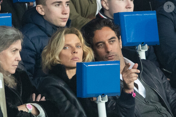 Sylvie Tellier (directrice générale de la Société Miss France et Miss France 2002) et son mari Laurent dans les tribunes lors du match de championnat de Ligue 1 Conforama opposant le Paris Saint-Germain (PSG) aux Girondins de Bordeaux au Parc des Princes à Paris, France, le 23 février 2020. Le PSG a gagné 4-3. © Cyril Moreau/Bestimage