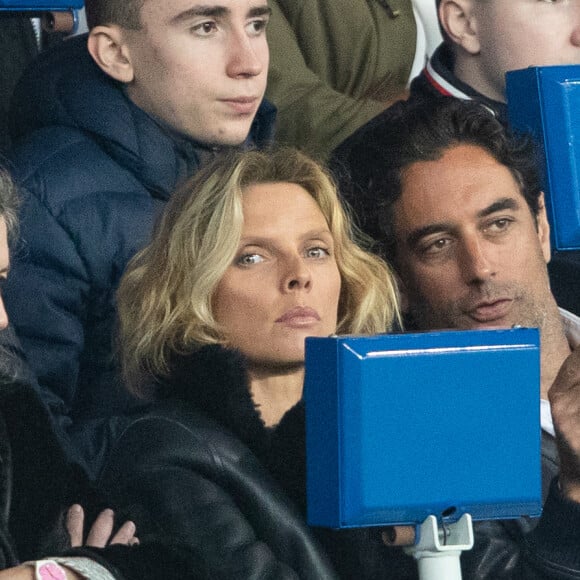 Sylvie Tellier (directrice générale de la Société Miss France et Miss France 2002) et son mari Laurent dans les tribunes lors du match de championnat de Ligue 1 Conforama opposant le Paris Saint-Germain (PSG) aux Girondins de Bordeaux au Parc des Princes à Paris, France, le 23 février 2020. Le PSG a gagné 4-3. © Cyril Moreau/Bestimage