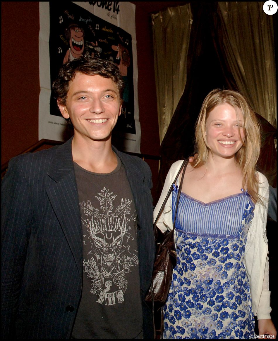 Raphaël et Mélanie Thierry à Paris en 2006.