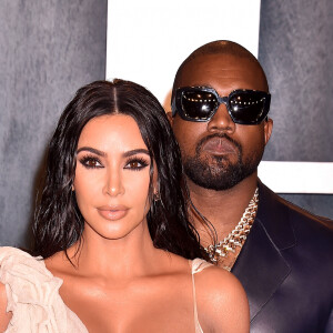 Kim Kardashian et son mari Kanye West - People à la soirée "Vanity Fair Oscar Party" après la 92ème cérémonie des Oscars 2020 au Wallis Annenberg Center for the Performing Arts à Los Angeles, le 9 février 2020.