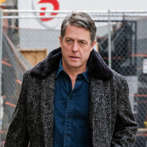 Hugh Grant sur le tournage du film " The Undoing " à New York Le 13 avril 2019