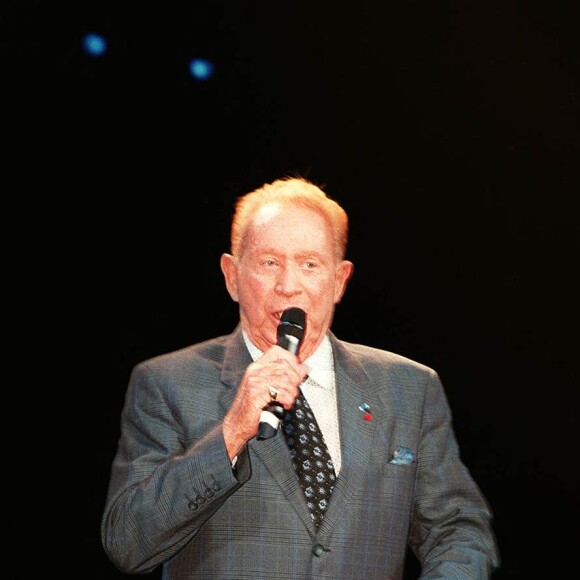 Charles Trenet au Palais des Congrès. Paris.