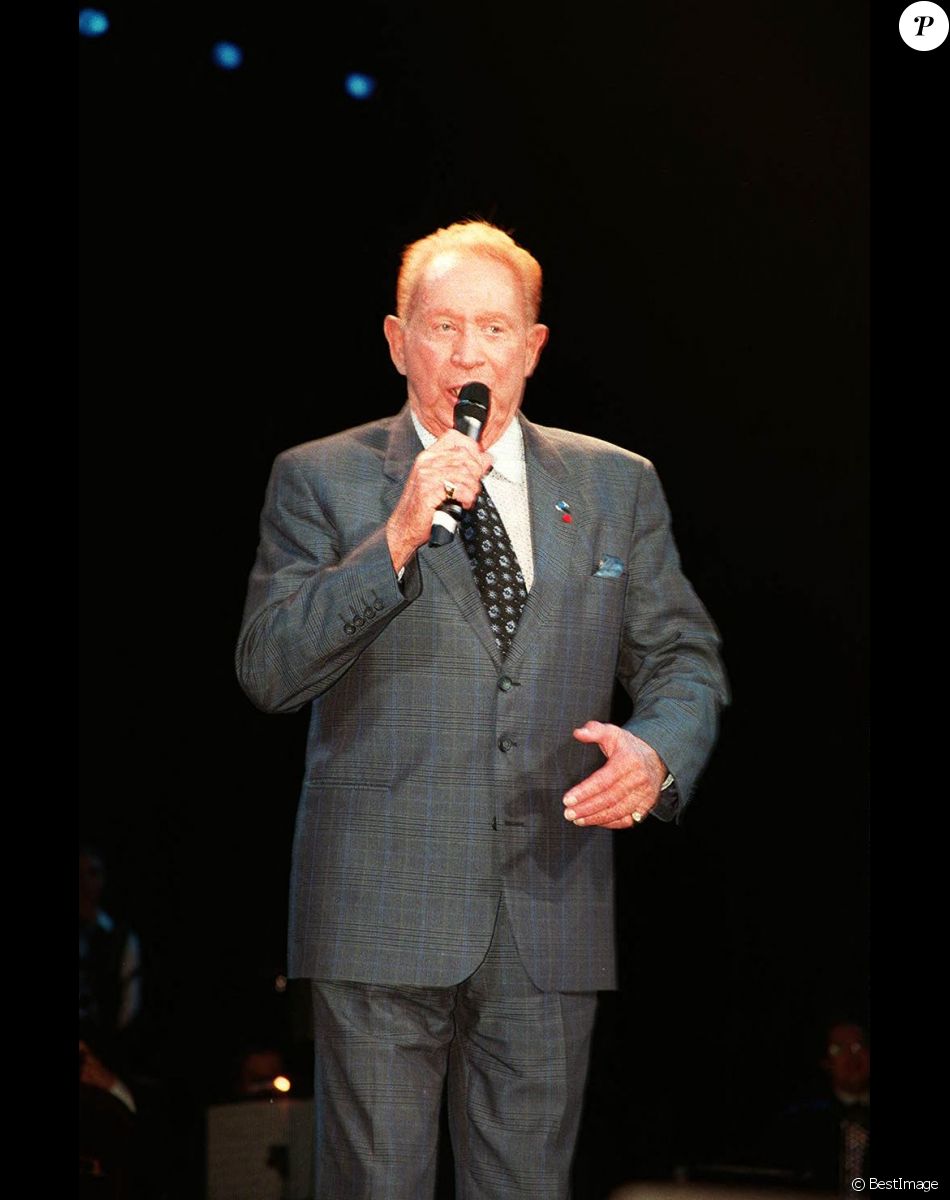 Charles Trenet au Palais des Congrès. Paris.