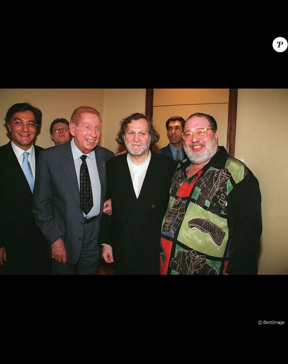 Charles Trenet, Jean-Jacques Debout et le chanteur Carlos au Palais des Congrès. Paris.