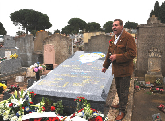 20e anniversaire de la mort de Charles Trénet, enterré à Narbonne, au cimetière de l'ouest, en présence de Georges El Assidi, son secrétaire particulier et légataire universel. Narbonne, le 19 février 2021. © Norbert Fages / Bestimage