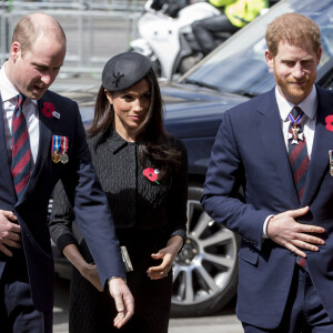 Le prince William, duc de Cambridge, Meghan Markle et le prince Harry à leur arrivée à l'abbaye de Westminster pour le service commémoratif de L'ANZAC Day à Londres. Le 25 avril 2018.