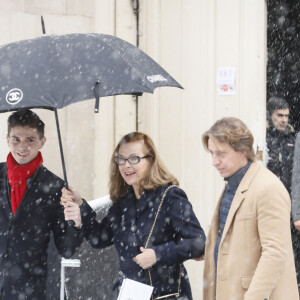 Carole Bouquet - Sortie du défilé Chanel au Grand Palais. Paris. Le 22 janvier 2019. © CVS/Bestimage