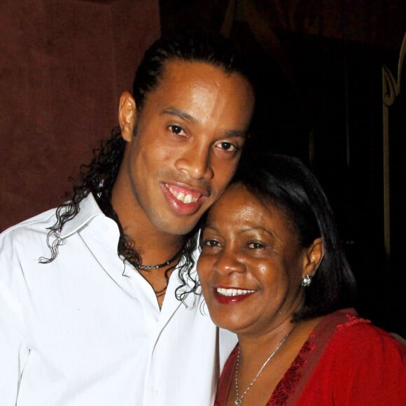 Exclusif - Ronaldinho et sa mère Miguelina à Paris