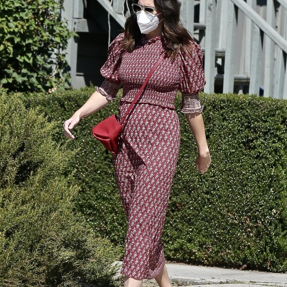 Exclusif - Mandy Moore enceinte est allée voir un spécialiste de médecine asiatique et d'acuponcture à Los Angeles pendant l'épidémie de coronavirus (Covid-19), le 30 septembre 2020
