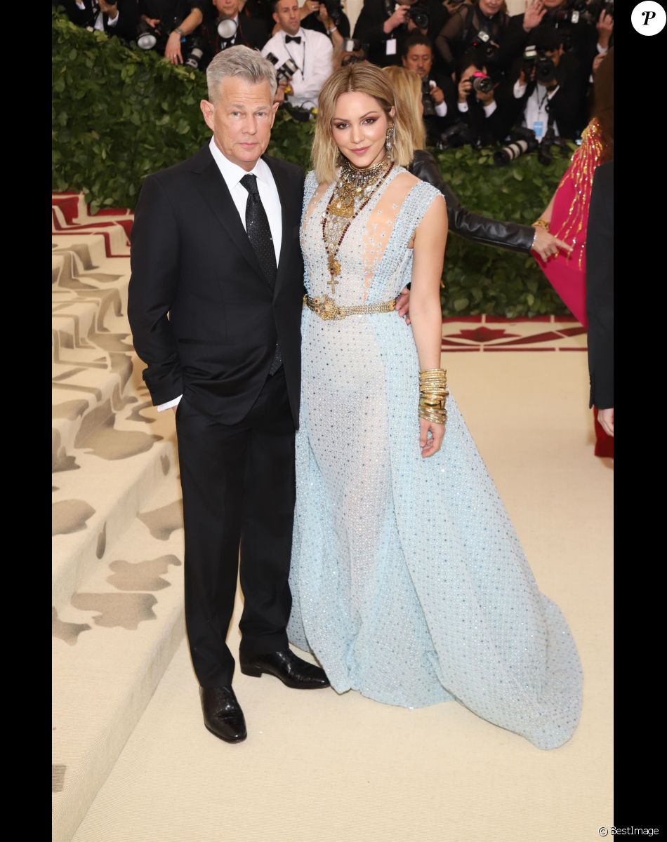 David Foster et sa compagne Katherine McPhee - Les célébrités arrivent à l'ouverture de l'exposition Heavenly Bodies: Fashion and the Catholic Imagination à New York, le 7 mai 2018.