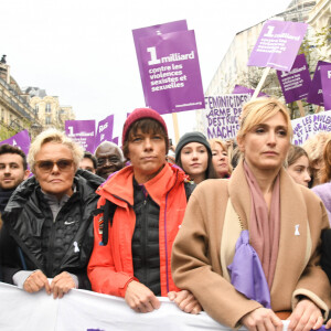 Najat Vallaud-Belkacem, Muriel Robin et sa compagne Anne Le Nen, Julie Gayet, Emma de Caunes - De nombreuses artistes et personnalités marchent contre les violences sexistes et sexuelles (marche organisée par le collectif NousToutes) de place de l'Opéra jusqu'à la place de la Nation à Paris le 23 Novembre 2019 © Coadic Guirec / Bestimage