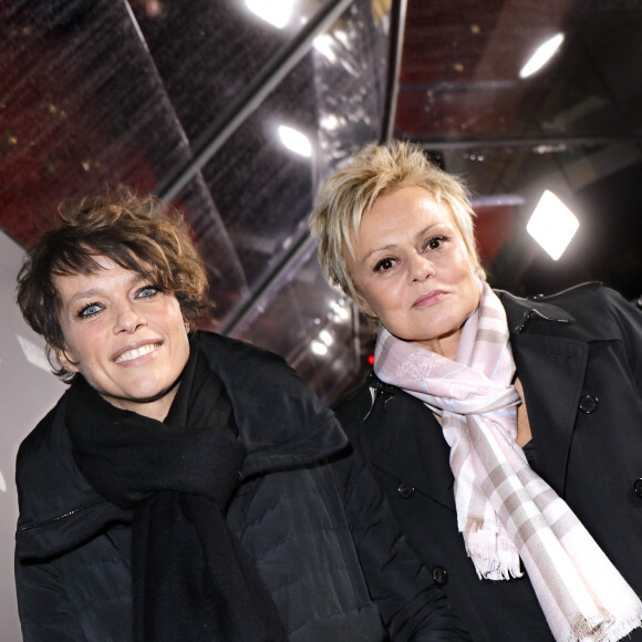 Exclusif - Portrait de Muriel Robin et sa femme Anne Le Nen à Paris, le 4 février 2019. © Cédric Perrin/Bestimage
