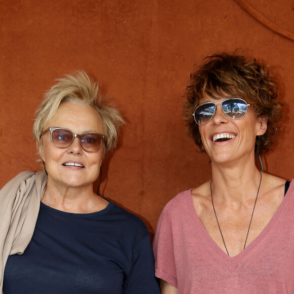 Muriel Robin et sa femme Anne Le Nen au village des Internationaux de France de Tennis de Roland Garros à Paris le 2 juin 2018. © Dominique Jacovides-Cyril Moreau / Bestimage